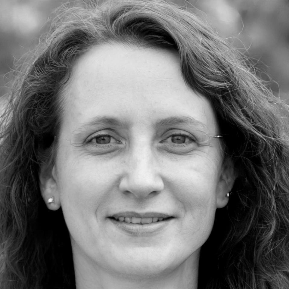 Portrait de Camille Moreau, compositrice experte en arrangements