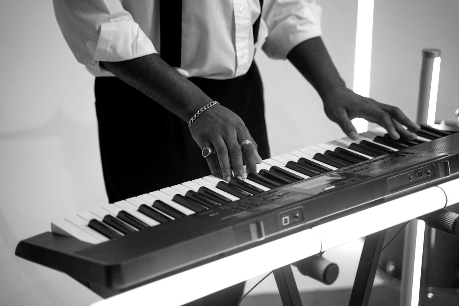 Studio de composition musicale avec équipements professionnels